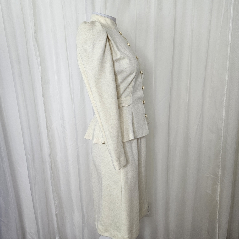 Vintage Elegant Cream Women's Skirt Set — Classic Professional Style - Picture 7 of 12
